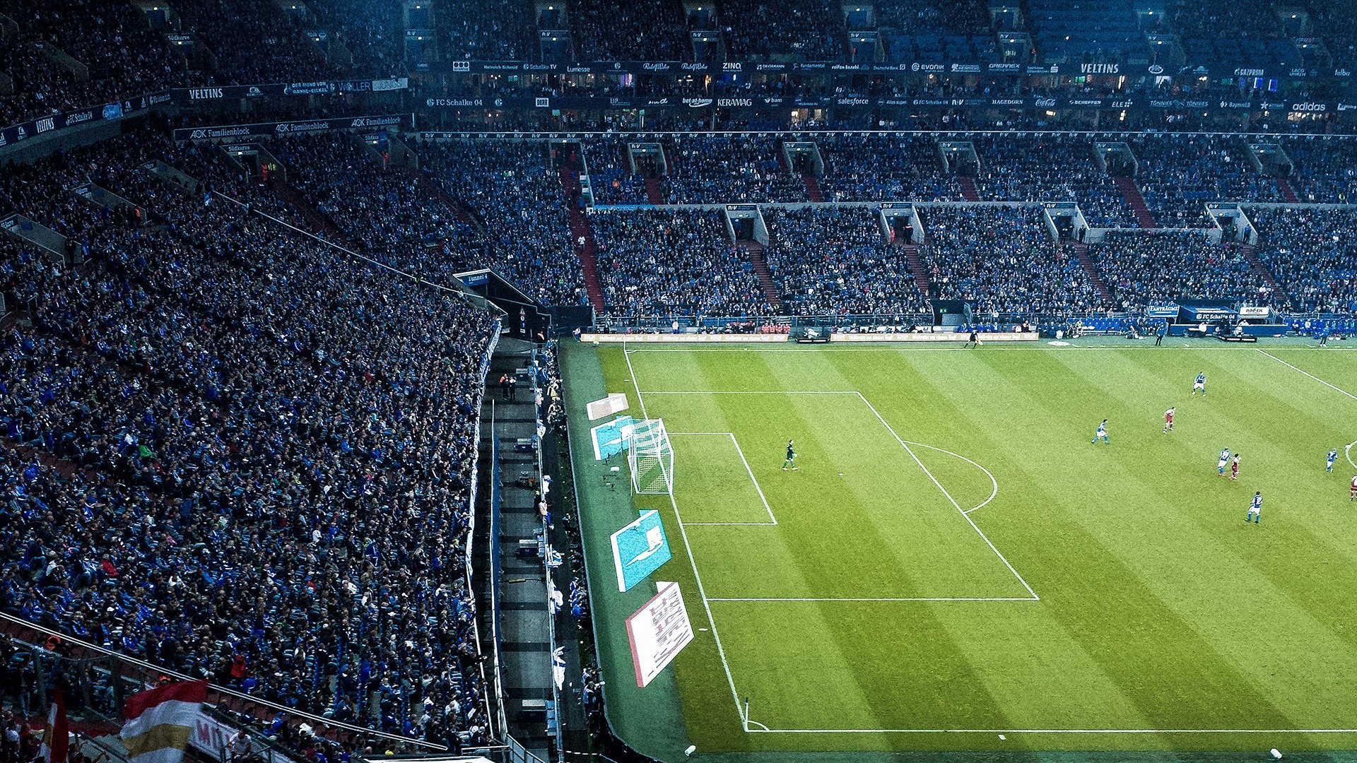 开云app-勒沃库森围绕中路组织展开压迫，勒沃库森吧